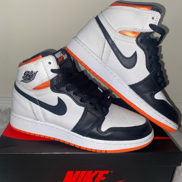retro one orange